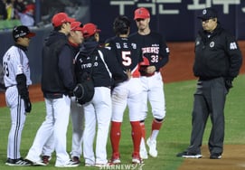 [Chụp ảnh] 'Mọi người tập trung lại vì chấn thương của Kim Do Young'