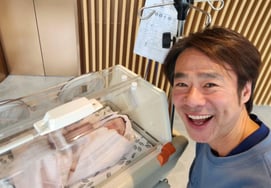 '51 год' Ким Хон Пё, сегодня (1-й) 父 получилось."100 лет вместе с родителями". [человек.]