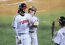 [相片儿] 申珉载说'昌基哥的后脑勺...''