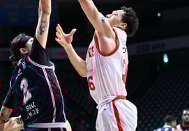 KCC, No. 3 SK, 'Only two points apart' is in front of the '6th round PO'... Choi Jun-yong scored 19 points. "Great performance."