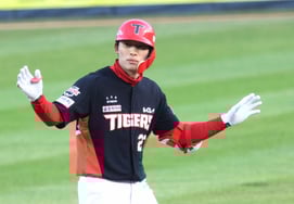 "Double → hit → double." Director Lee Bum-ho's "Trusting Corner" exploded with three hits! The preheating of KIA table in front of Kim Do-young is over