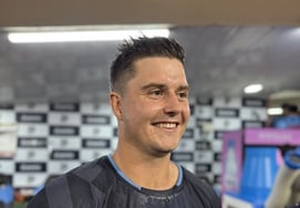 "这么巧！' 韩华怀特受伤后出现的"前乐天"戴维森爆炸性发言:"有意回到KBO"