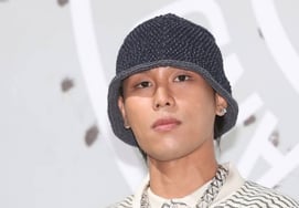 "Jasoo." Sik-K. "I haven't heard anything about drugs" [the star scene]