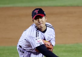 ロッテが諦めたERA7.50のサイドスロー、たった4試合で優勝チームの必勝組に躍り出る！ 一体どうやって司令塔を虜にしたのか