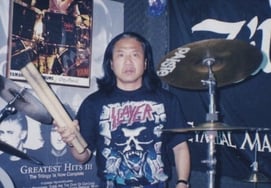 白头山元年鼓手韩春根1日在家中去世。享年71岁