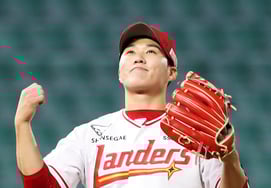 「何してるんだ？」「怒鳴り声で覚醒、‘なんと1640日’かかった先発勝利…」 「目標は10勝」チェ・ミンジュンの抱負 [インチョン現場]