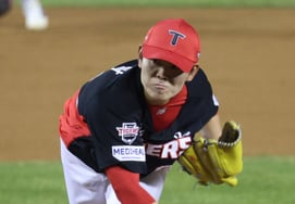 [Chụp ảnh] Sung Young Tak vào rồi'