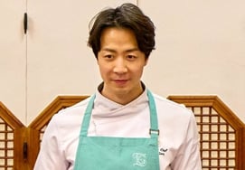 《黑白2》孙钟元总管欢迎马克龙的青瓦台晚餐展示和谐、友谊的6种套餐