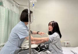 Нэнси Лэн перенесла операцию аппендикса в больницу "Анестезия всего тела"