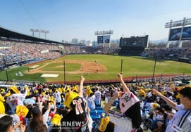 プロ野球の開幕は必ず土曜日でなければならないのか、他にも選択肢がある [リュ・ソンギュのビズボール]
