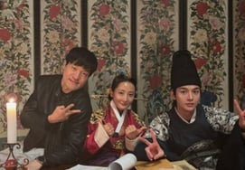 萨江克服丈夫伤痛做好本职工作的近况:"这么快就到4月了，令人震惊"