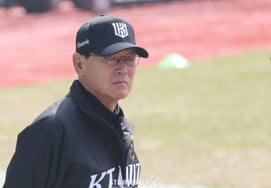 →许京民取消"146公里头部直击"一线队:MRI追加检查正在进行，主教练李康哲也忧心忡忡地说:"不好，给你时间"" [水源现场]