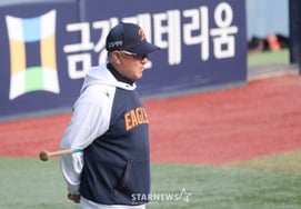 Huấn luyện viên Kim Kyung Moon của Hanwha bày tỏ sự bất ngờ khi thua liên tiếp [hiện trường Jamsil]