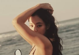 Jennie (Blackpink) thu hút sự chú ý với bikiniLại thêm một huyền thoại nữa