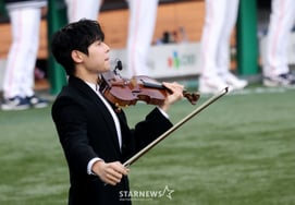 [相片儿] 具台晟通过小提琴演奏爆发感性