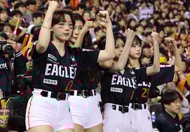 [フォト] ハジウォン「アウトソングは腕ダンスだ」