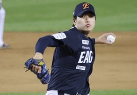 [Photo] Cho Dongwook. "Jung Jo Jun at the center."