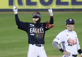 [フォト] シム・ウジュン「二塁打追加です」