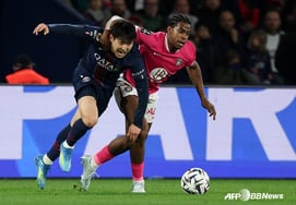 脚尖疯了！ 李康仁一回到PSG，就打进制胜一球，获得"梦幻脚尖"→创造机会第一名 PSG队3比1战胜图卢兹队