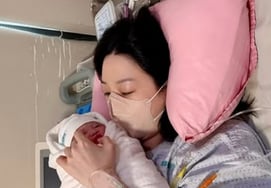 Kim So-young, right after giving birth to her second child..the confidence of a young lady drinking coffee