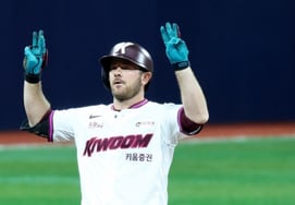 Kium 'tỷ lệ đánh bóng 0.444' Hãy xem cú đánh mạnh mẽ của những người nước ngoài! Tư lệnh hài lòng → 'Hình ảnh mà chúng tôi mong muốn'"