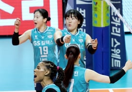 [Photo] Silva, "Even the horsehair is charismatic."