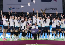 [Photo] Silva Daughter Siana, "Mom's hat is the highest."