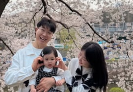 "Family Isolation." Park Soo-hong's daughter, Jae-i, and Insa-sung's dad are the same..Cherry Blossom Smile Reply [Star Issue]