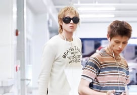 コルティス・マーティン『かっこいいサングラス』 [★写真]