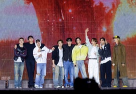 Seventeen，13名成员全部续约 [公式]