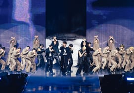 Stray Kids khép lại thành công fan meeting chính thức với 'Stray Kids'