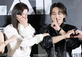 Jun Ji-hyun bursts into laughter at the old-fashioned joke [★ Photo]