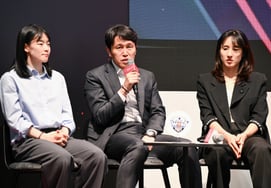 "要走樱花路。""vs" 我要变成碎石路" 女子篮球最强者是谁？ 场外舌战开始"火热" [媒体日现场]