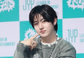 Kickflip戒训"可爱的戳脸" [★照片]