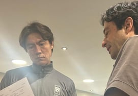 "洪明甫导演的右臂"冲击性采访，一波又一波，到底说了什么？ "要求删除报道"→SNS上甚至出现了解释文