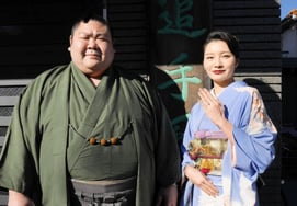 200kg 'Chogeo-gu' surprise announcement of marriage with flight attendants → In just three months... Sad surprise official, "Serious physical condition, confirmed retirement from active duty"