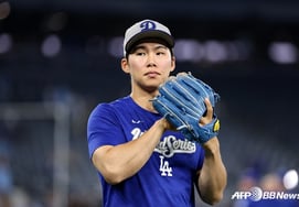 "We're watching it all!" Admiring Kim Hye-sung, shortstop's luxury defense + 3 on base + gunshot base 'deleted 551.7 billion bet space' [LAD Review]