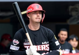 [tin sốt dẻo] KIA phá cách bất ngờ! Dale, bố trí số 1 đầu tiên của mùa giải → Lee Bum Ho: "Tôi đang trong tình trạng tốt nên dù chỉ là một cú đánh bóng cũng có thể giúp tôi tiến lên phía trước"