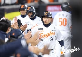 「ムン・ヒョンビン3番・シム・ウジュン9番」が急遽復帰し、単独1位のSSG戦で全員がフル稼働··· ハンファ、柳賢振の初勝利を支援できるか [インチョン現場]