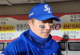 "出大事了。"' 对于KIA粉丝的反应，崔炯宇坦率表白说:"非常感谢，但是我也要维持生计→只是在自己的位置上尽最大努力而已。"