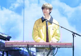 ユン・ヨンジュン、背後にいても視線を集める温かさ [★写真]