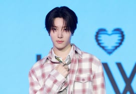 リアン、バンド・ハーツウェーブのフロントマン [★写真]