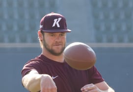 [Фото] Уайлс 'Гара Регби Мяч'