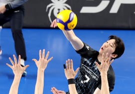 [フォト] 「軽くブロックを越えましょう」『ホ・スボン』