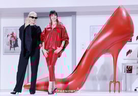 Meryl Streep-Anne Hathaway, Devil Wears Prada [★ Photo]