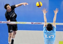 [Chụp ảnh] Shin Ho Jin tránh mặt Jung Ji Suk."