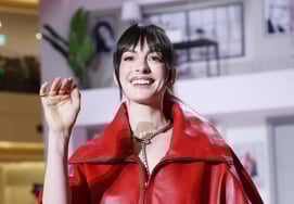 アン・ハサウェイ、美そのもの [★写真]