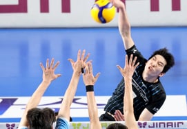 [Chụp ảnh] Kangta đáng sợ Heo Soo Bong."