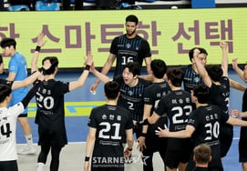 [一度でスッと] 2試合連続で勝ち取り、2-2に持ち込んだ。さあ、これからケヤンへ向かう！『レオもヘスボンもみんなで行く』