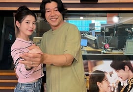 IU"从朴宝剑到卞宇锡...还很善良呢。" [完美的一天]